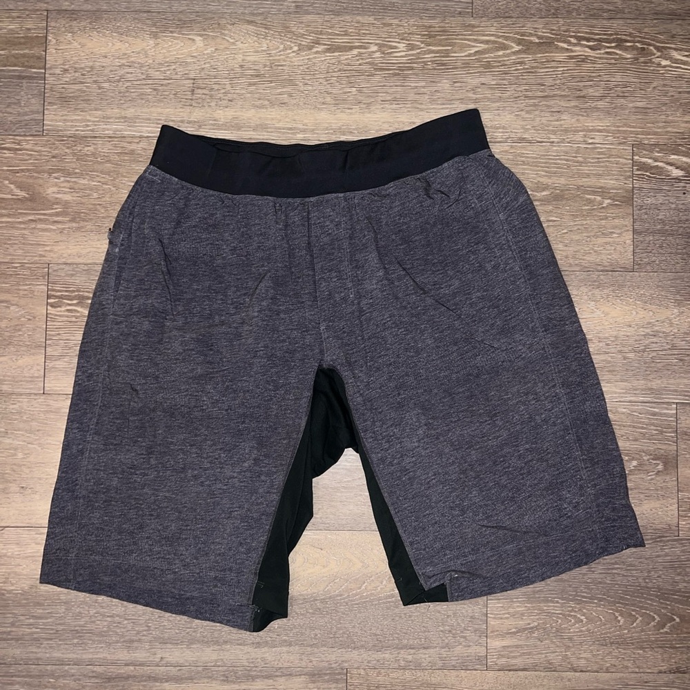 lululemon T.H.E. Linerless Short 9” - gray, L